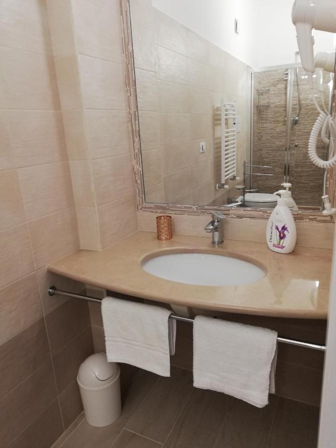 Ostuni Crispi House 호텔 외부 사진